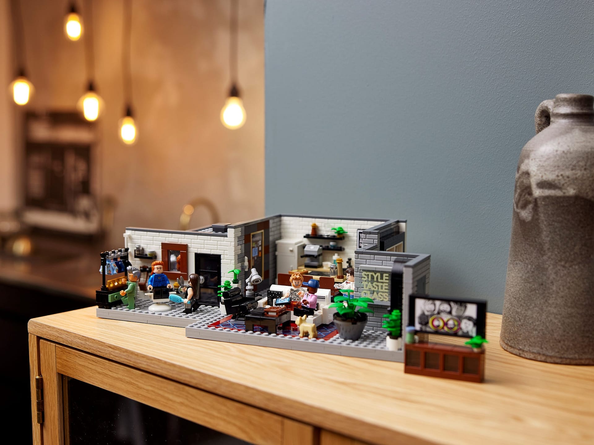 LEGO® 10291 Queer Eye The Fab 5 Loft - ICONS