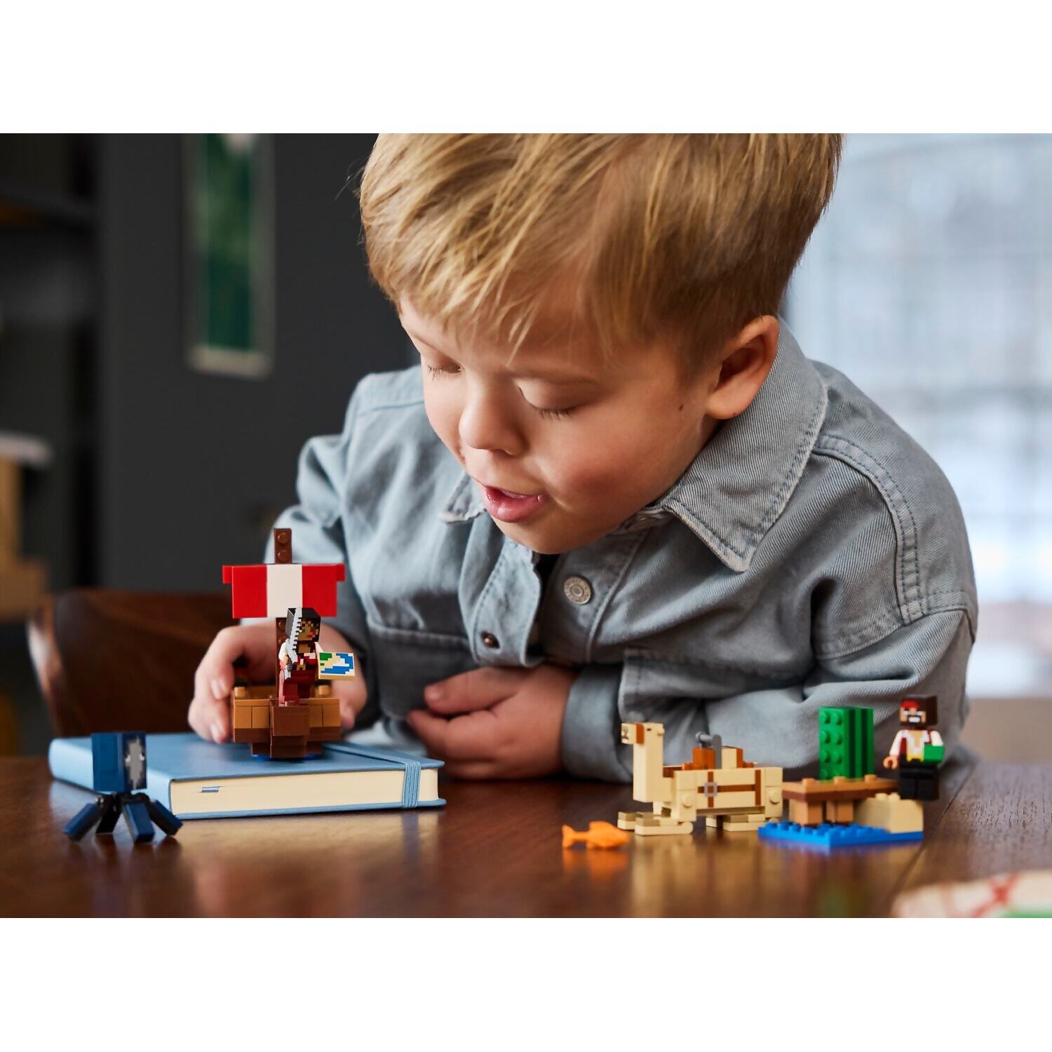 LEGO® 21259 The Pirate Ship Voyage - Minecraft®
