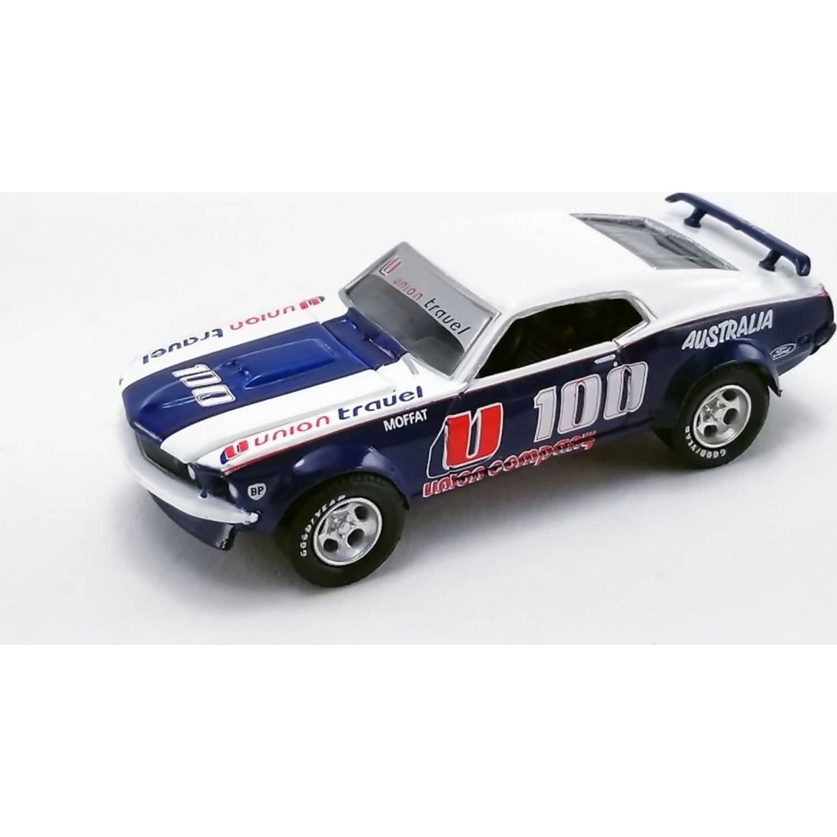 DDA COLLECTIBLES - 1:24 SCALE - ALLAN MOFFAT U100 BRUT LIVERY 1969 TRANS AM MUSTANG WITH FORD F-350 RAMP TRUCK