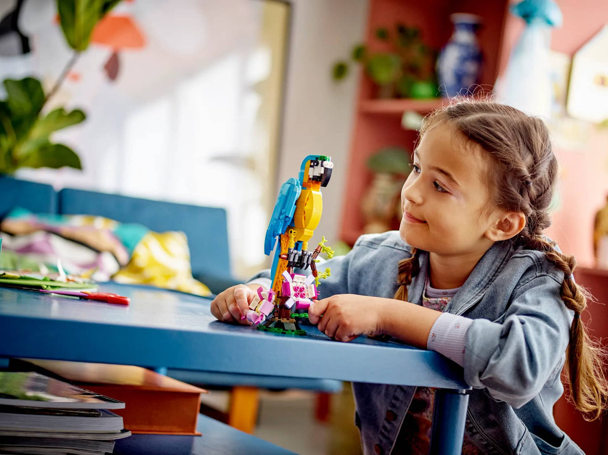 LEGO® 31136 Exotic Parrot - Creator 3in1