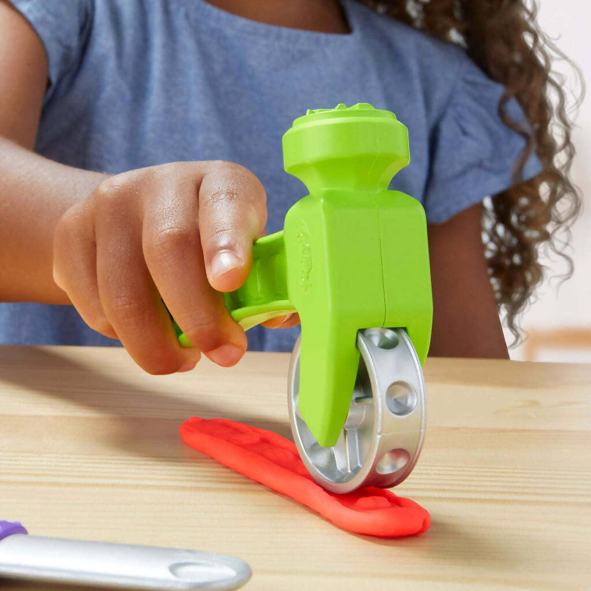 Play-Doh - Stamp & Saw Tool Bench - Hasbro