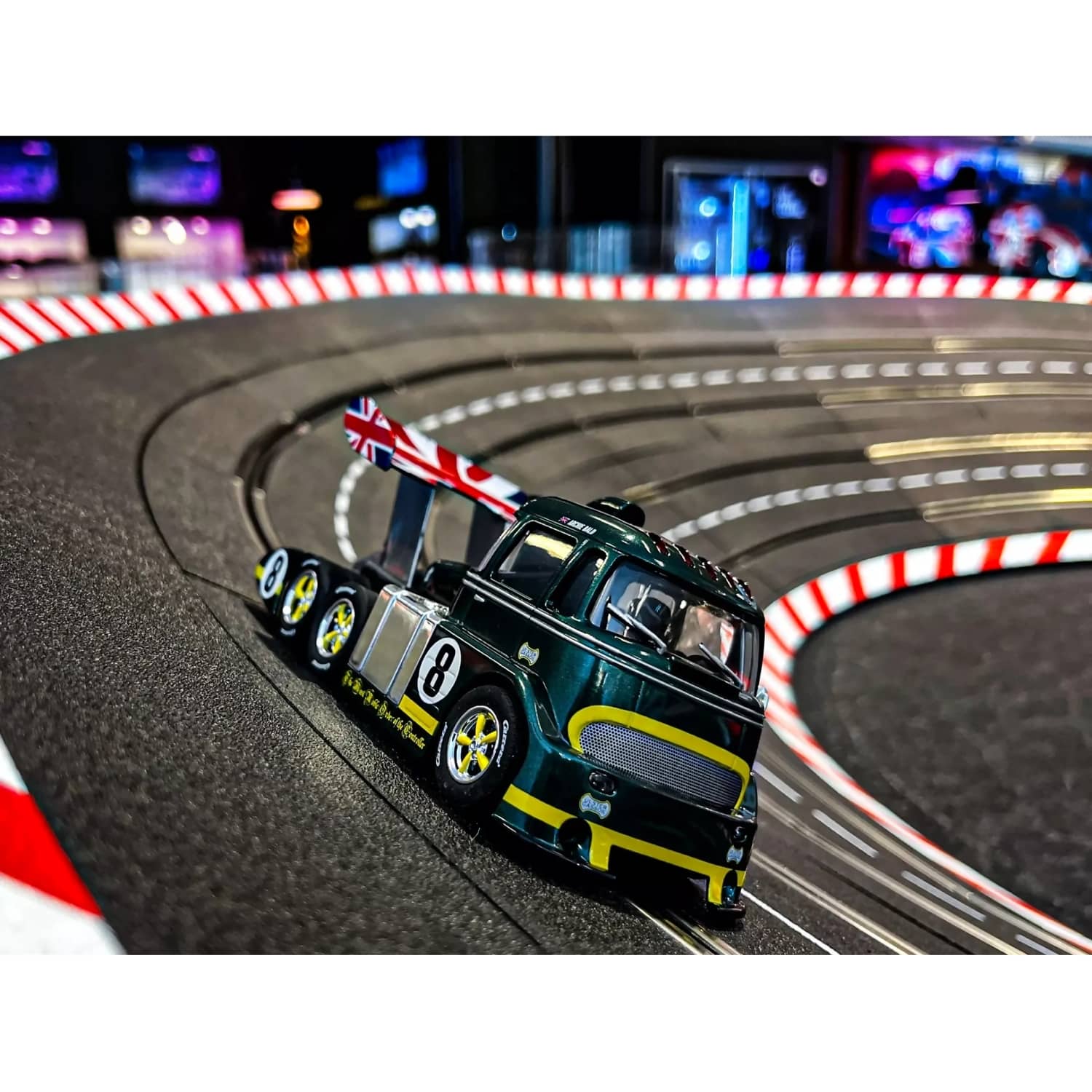 CARRERA - DIGITAL 1:32 - RACETRUCK CABOVER BRITISH RACING GREEN NO.8 - SLOT CAR ALSO SUITS SCALEXTRIC