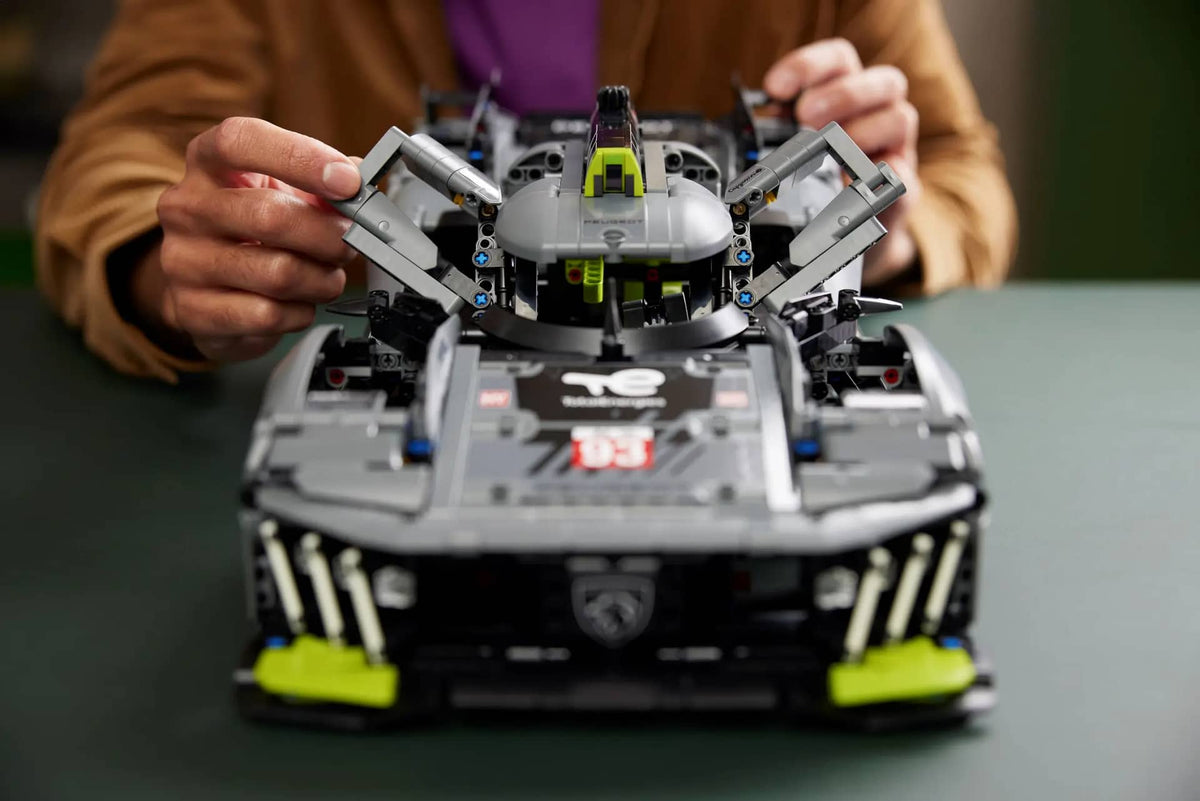 LEGO® 42156 PEUGEOT 9X8 24H Le Mans Hybrid Hypercar - Technic