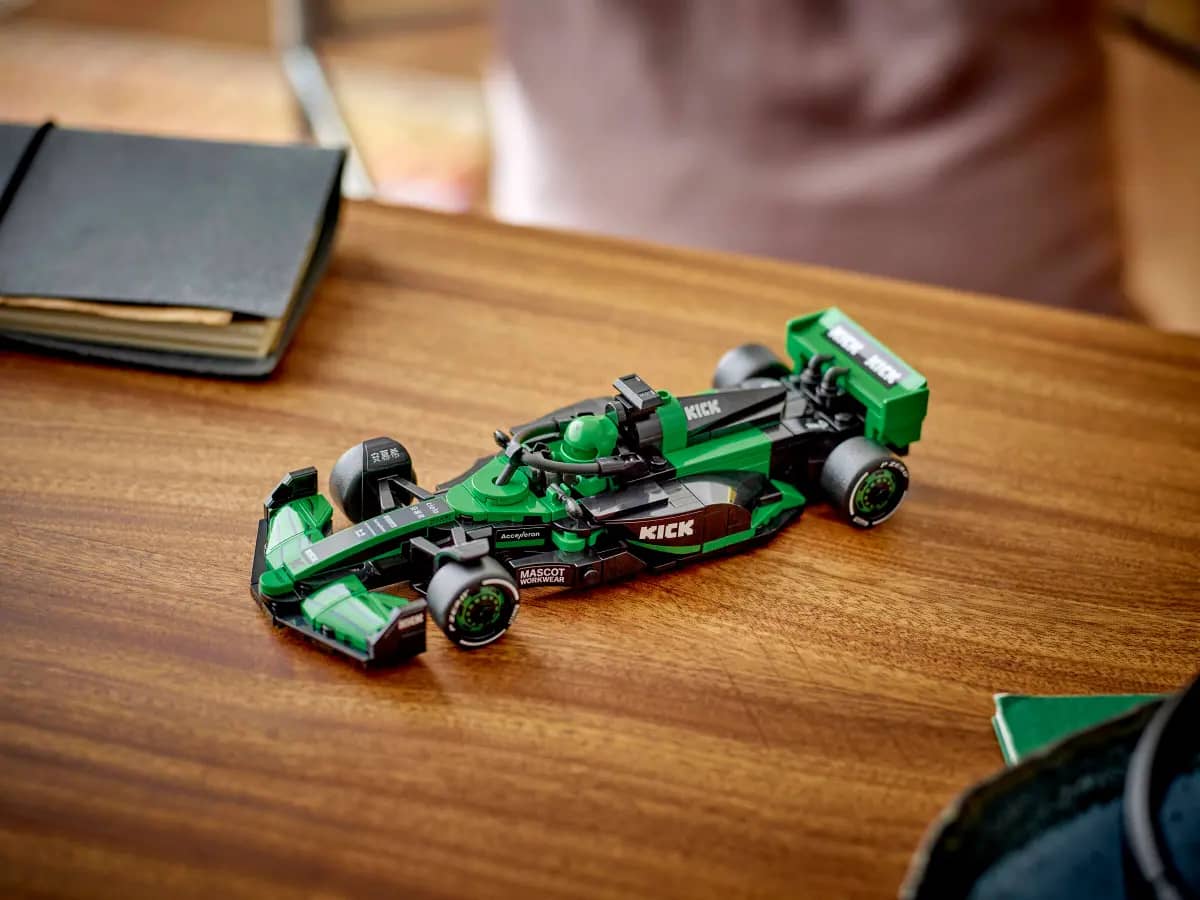 LEGO® 77247 KICK Sauber F1 Team C44 Race Car - Speed Champions