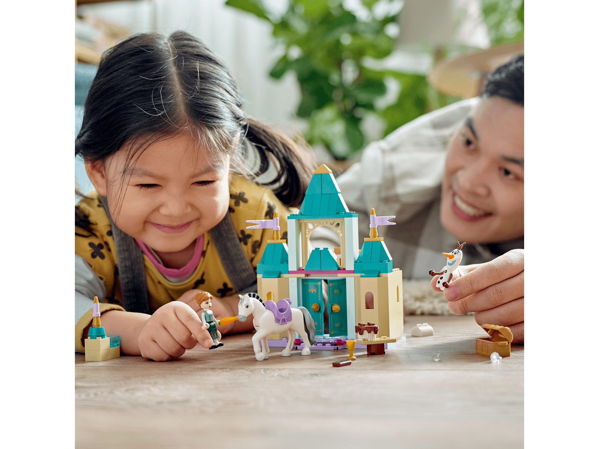 LEGO® 43204 Anna and Olaf's Castle Fun - Disney Princess Frozen 4+