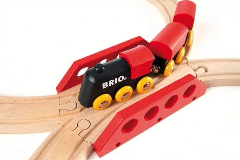 BRIO Classic - Wooden Figure 8 Set