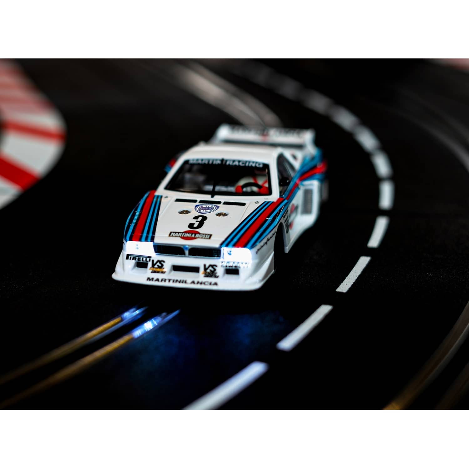 CARRERA - DIGITAL 1:32 LANCIA BETA MONTECARLO TURBO LANCIA MARTINI RACING NO.3 DAYTONA 1981 SLOT CAR ALSO SUITS SCALEXTRIC