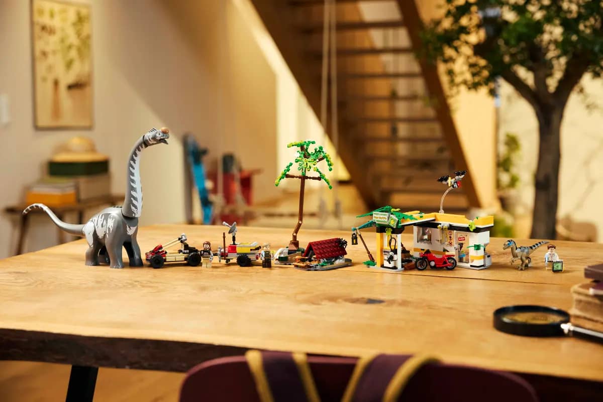 LEGO® 76973 Raptor & Titanosaurus Tracking Mission - Jurassic World™