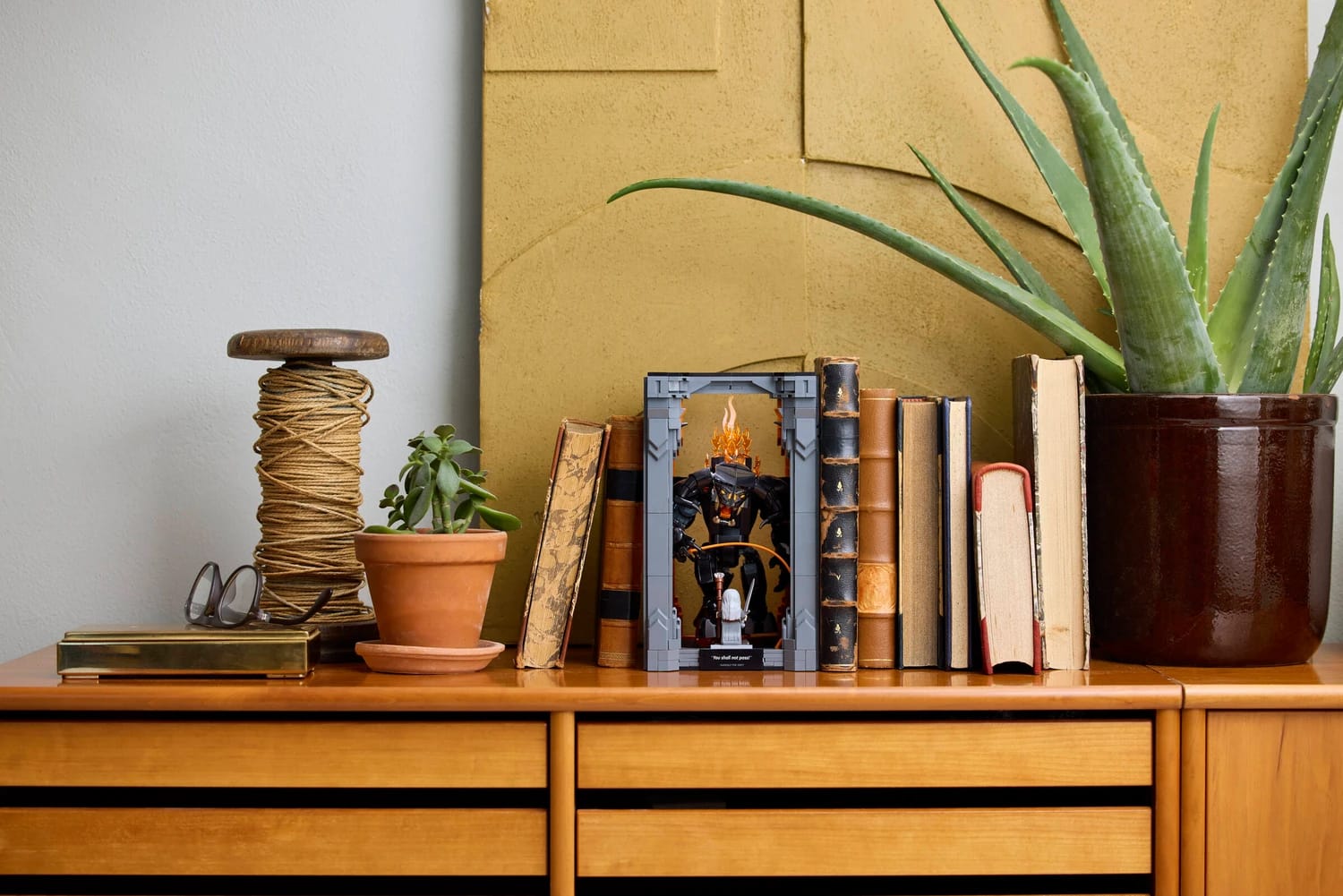 LEGO® 10367 The Lord of the Rings™: Balrog Book Nook - ICONS