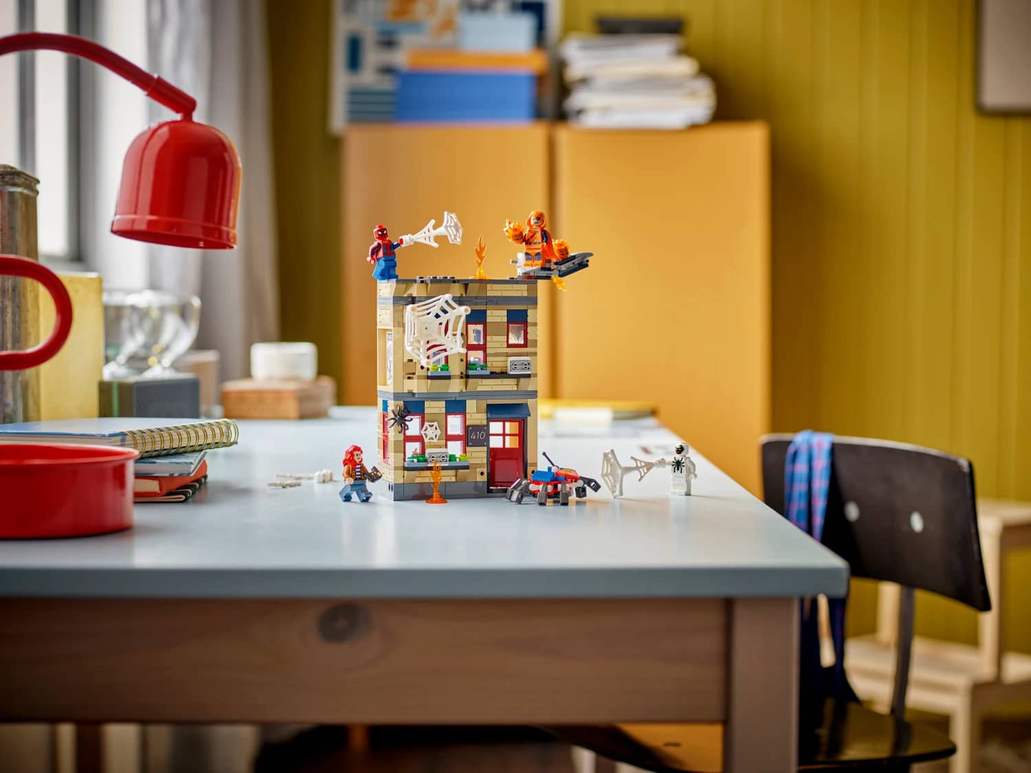 LEGO® 76317 Peter Parker s Apartment - Marvel Super Heroes