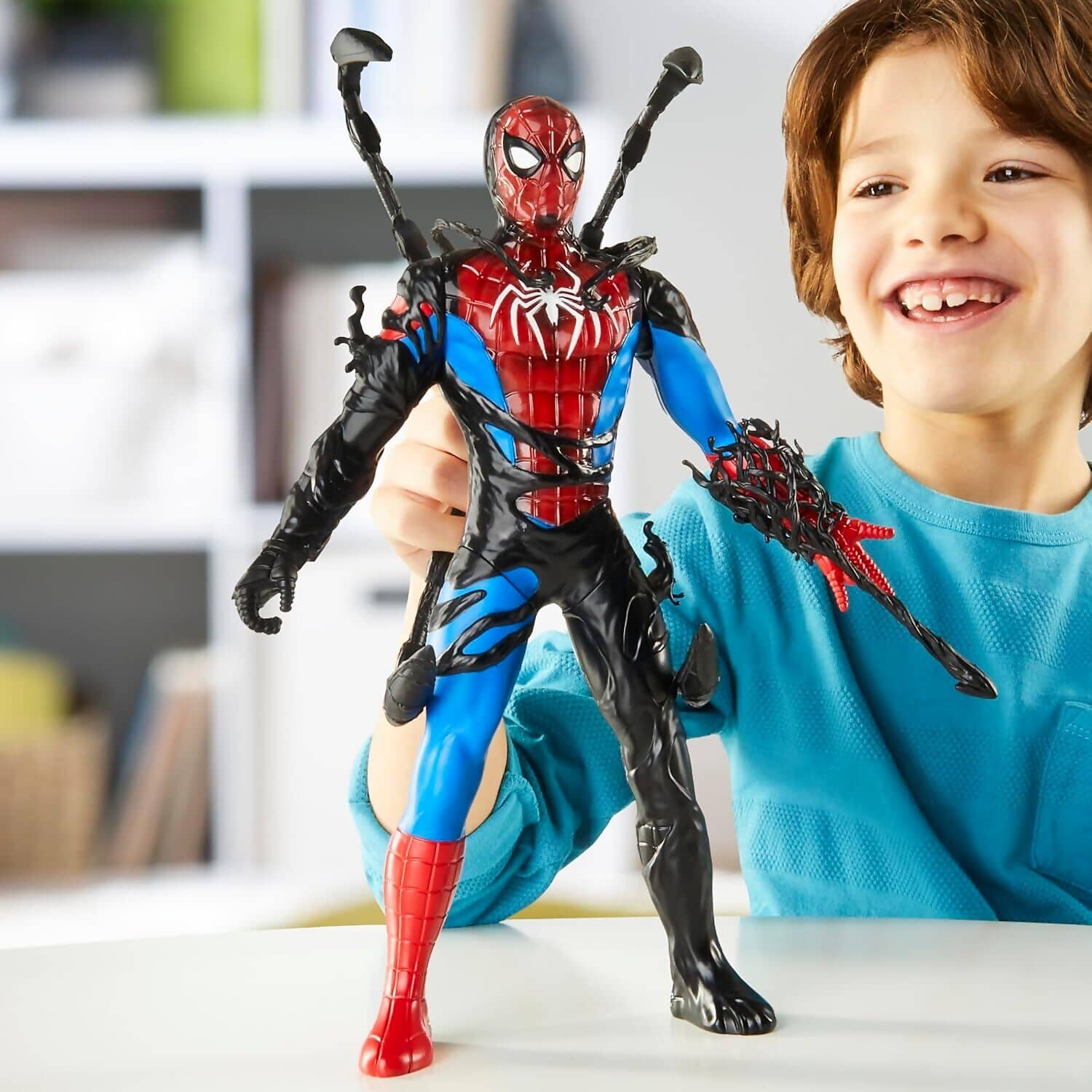Marvel - Spider-Man - VenomVersus Spider-Man Liquid Shifter Colour Change 11-inch Action Figure - Hasbro