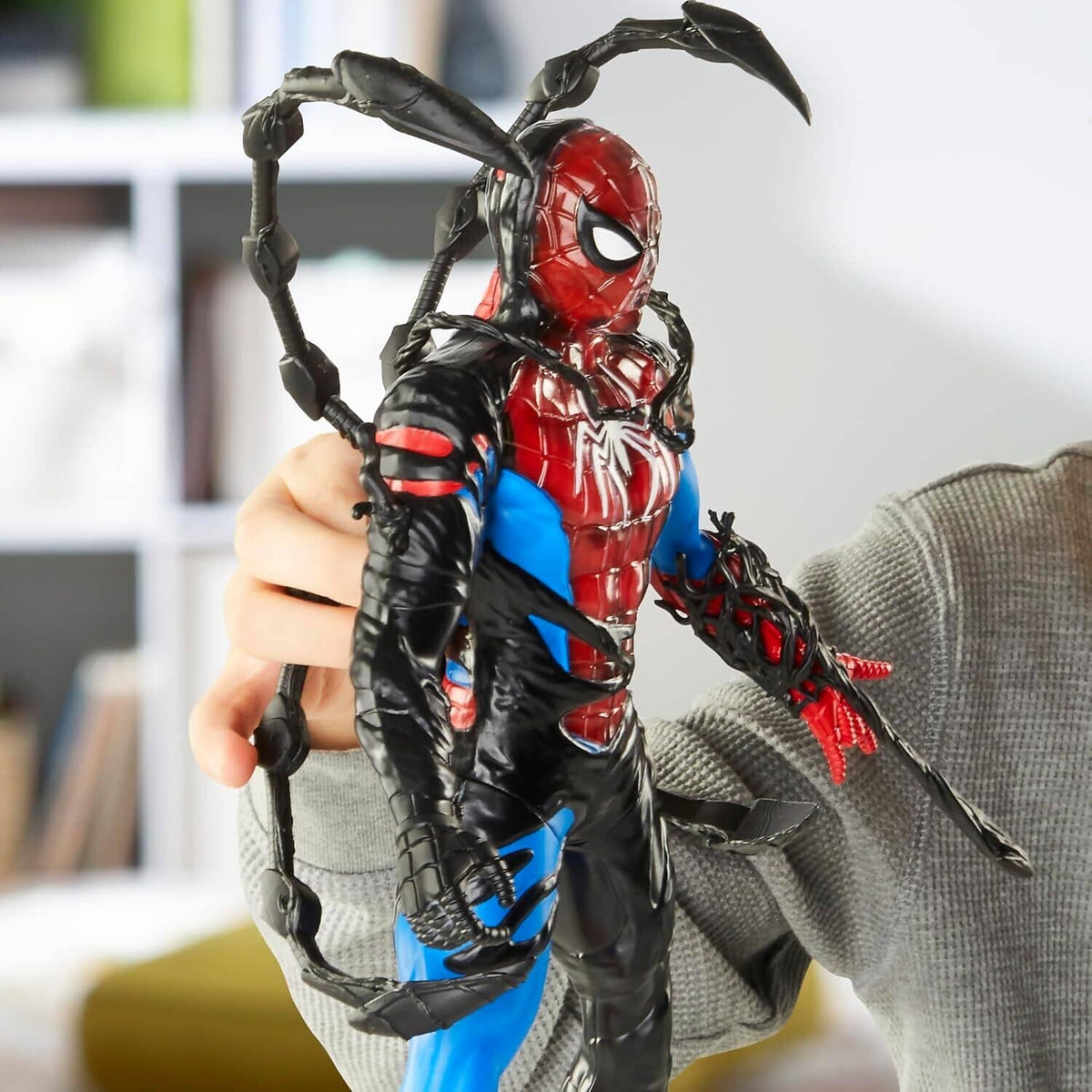 Marvel - Spider-Man - VenomVersus Spider-Man Liquid Shifter Colour Change 11-inch Action Figure - Hasbro