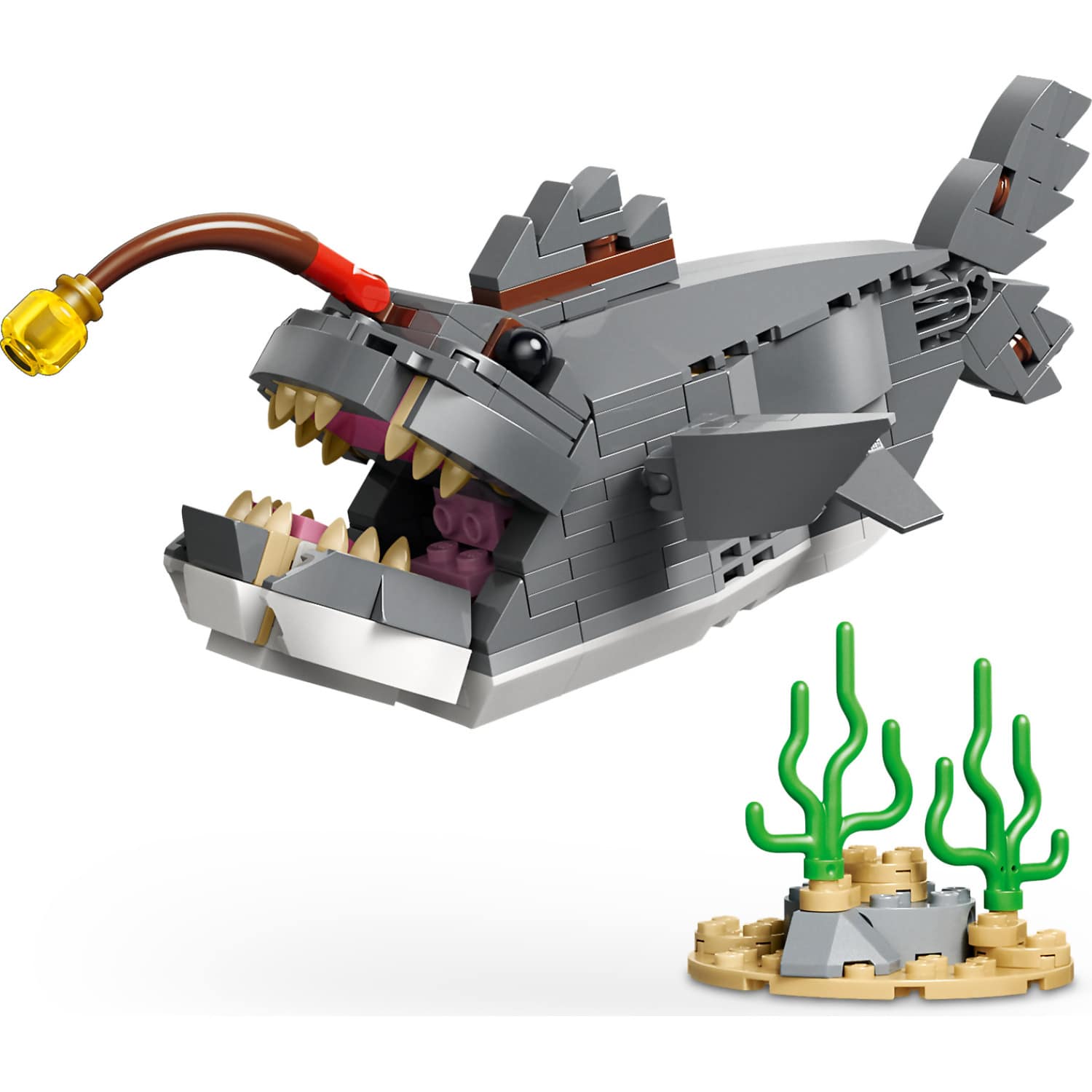 LEGO® 31381 Fierce Shark with a Treasure Chest - Creator 3-in-1