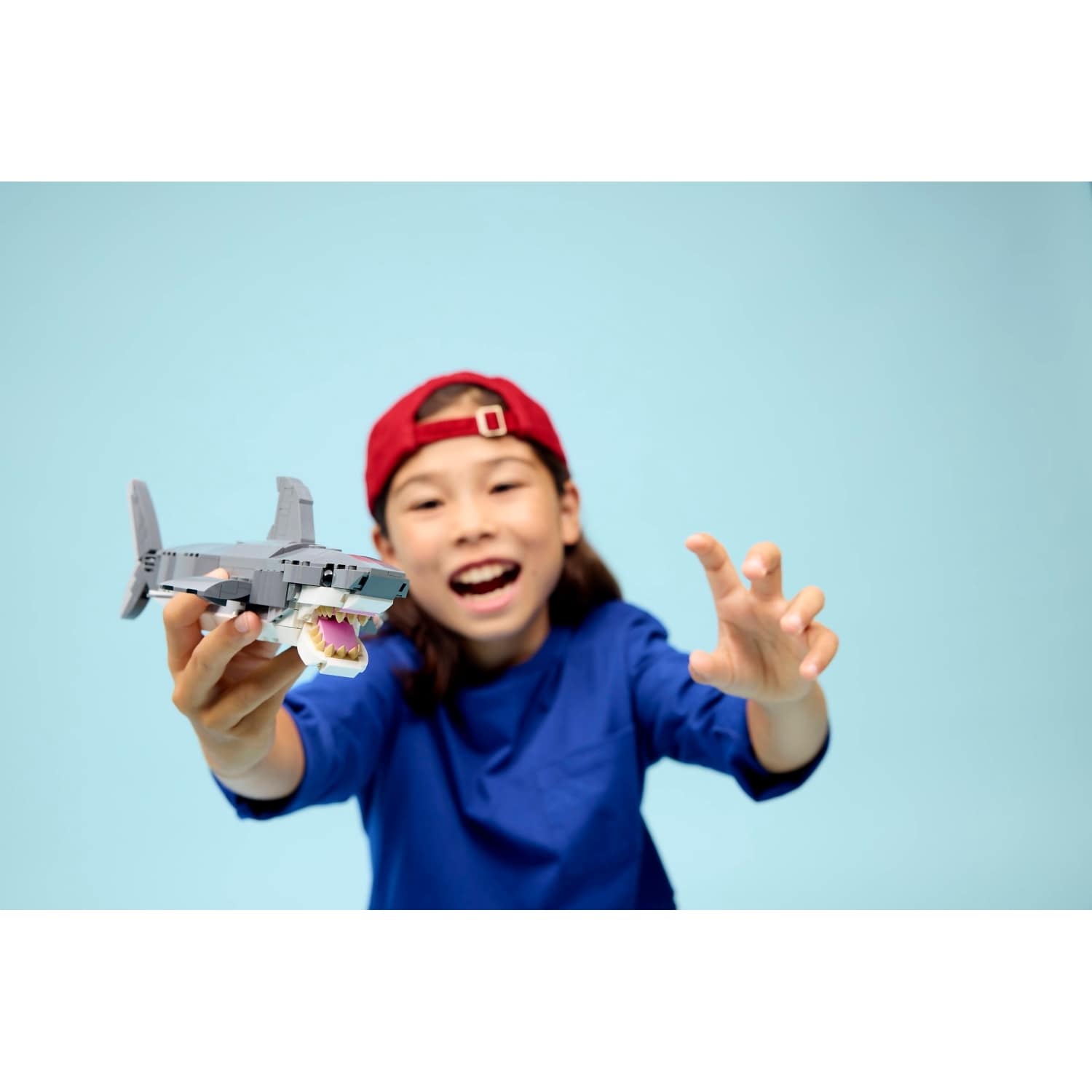 LEGO® 31381 Fierce Shark with a Treasure Chest - Creator 3-in-1