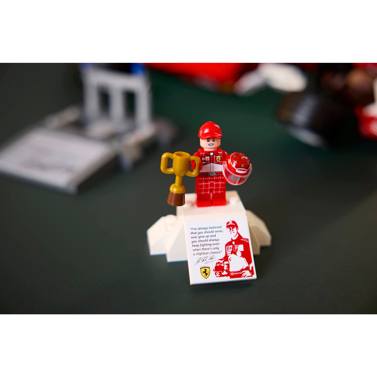 LEGO® 11375 Ferrari F2004 & Michael Schumacher - ICONS