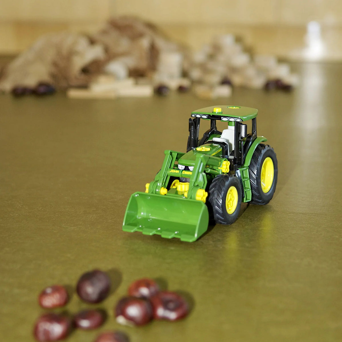 John Deere - 6215R 1:24 Tractor with Front Loader
