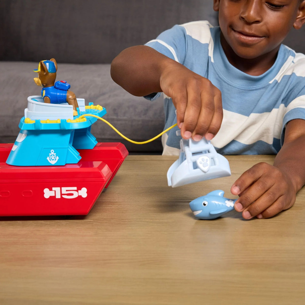 Paw Patrol - Sea Patroller Vehicle with Chase Figure