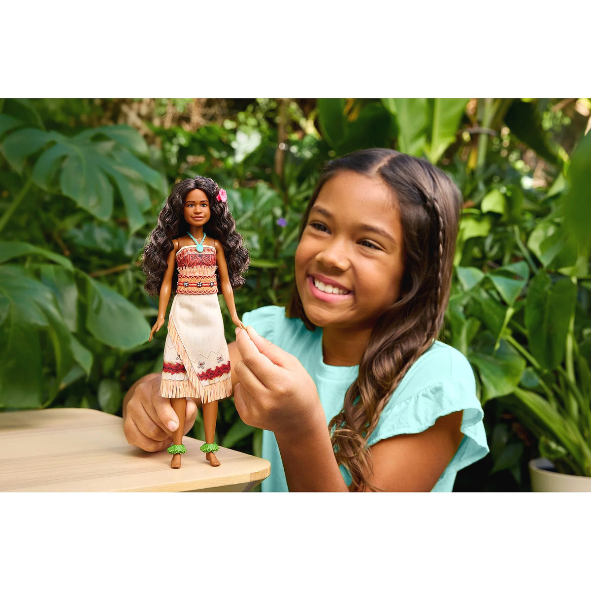 Disney - Moana Doll with Removable Fashion & 5 Accessories Inspired by Live Action Movie - Mattel