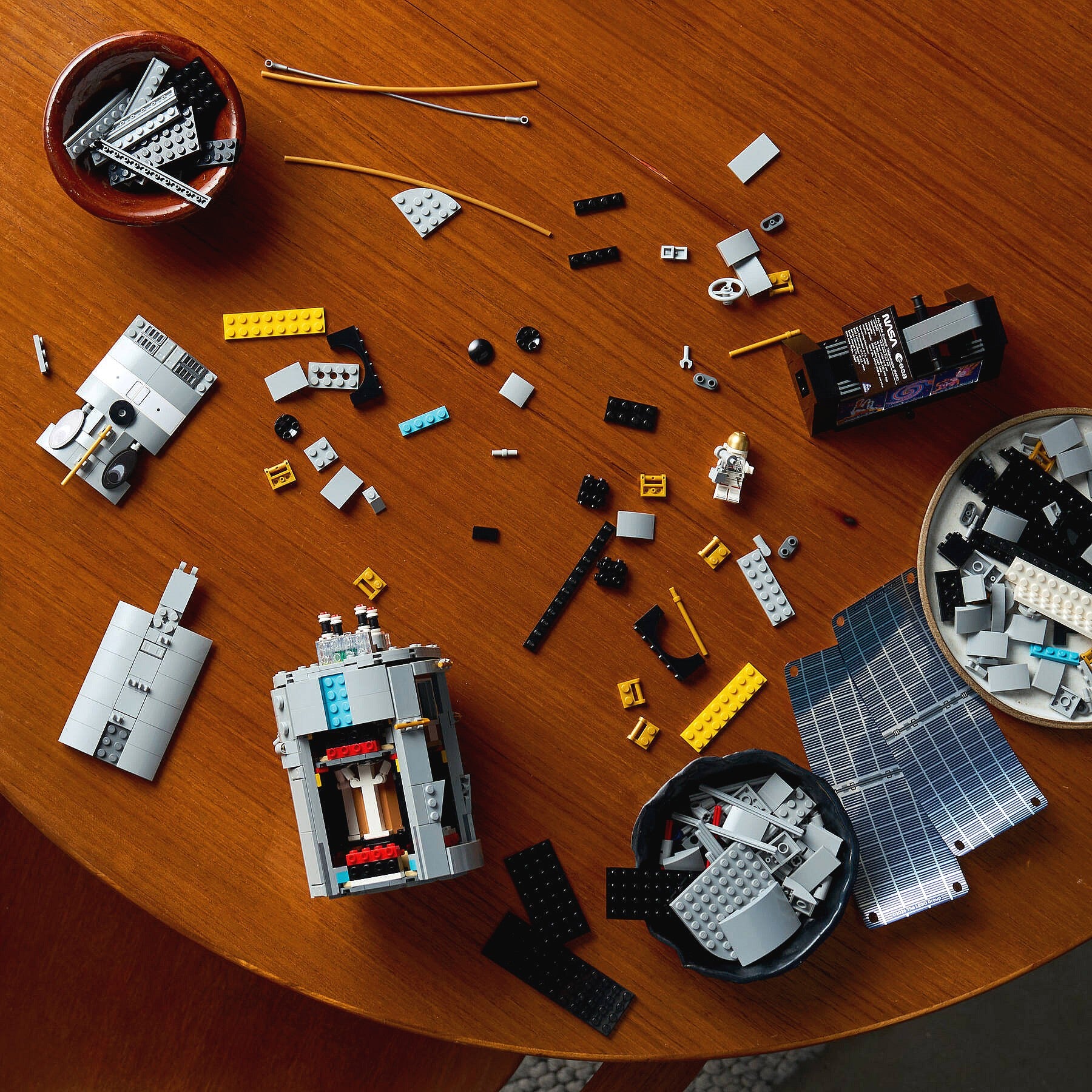 LEGO® 11382 Hubble Space Telescope - Icons