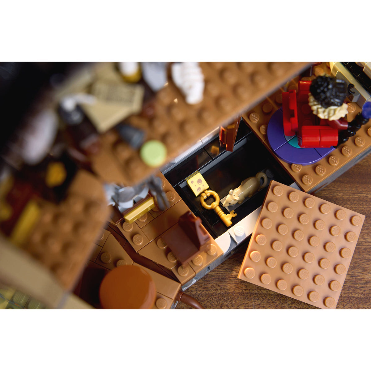 LEGO® 11383 Mayor Manor - Icons