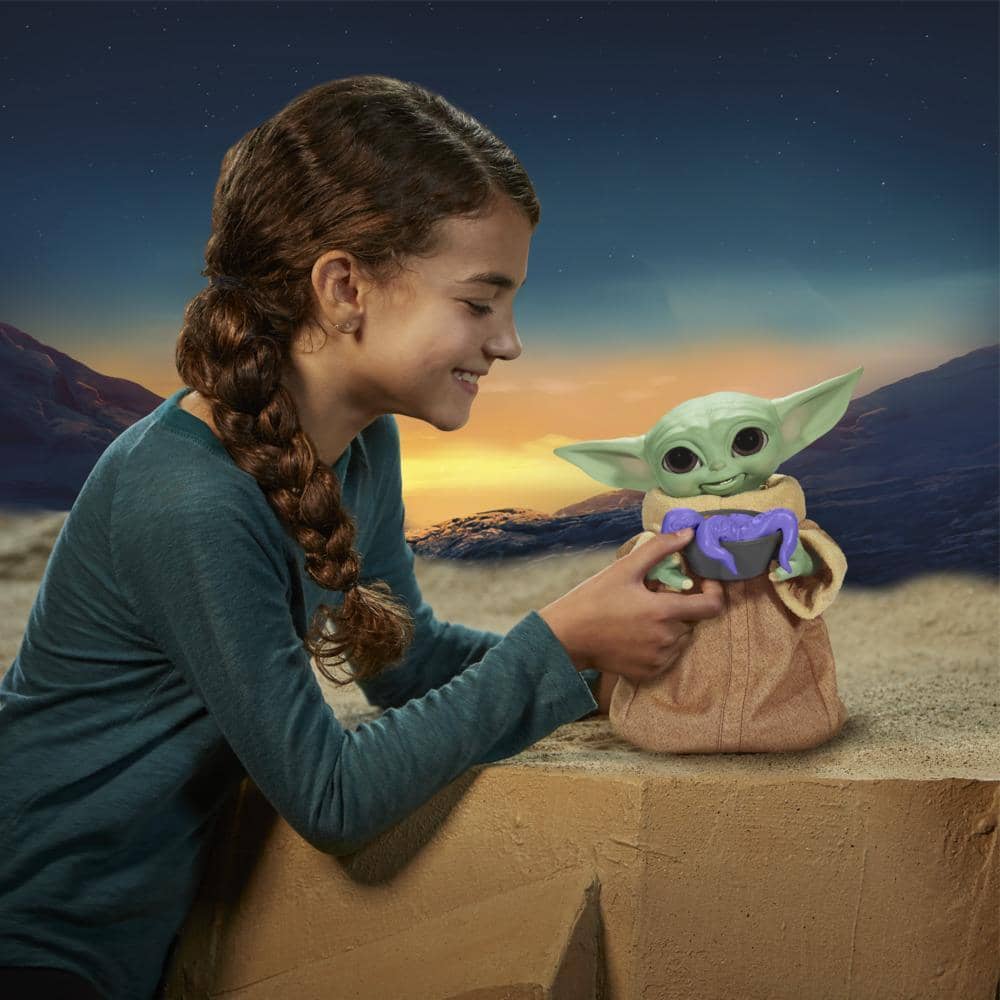 Star Wars - Galactic Snackin Grogu 9.25-inch-tall Animatronic Toy Over 40 Sound And Motion Combinations Ages 4 And Up Hasbro