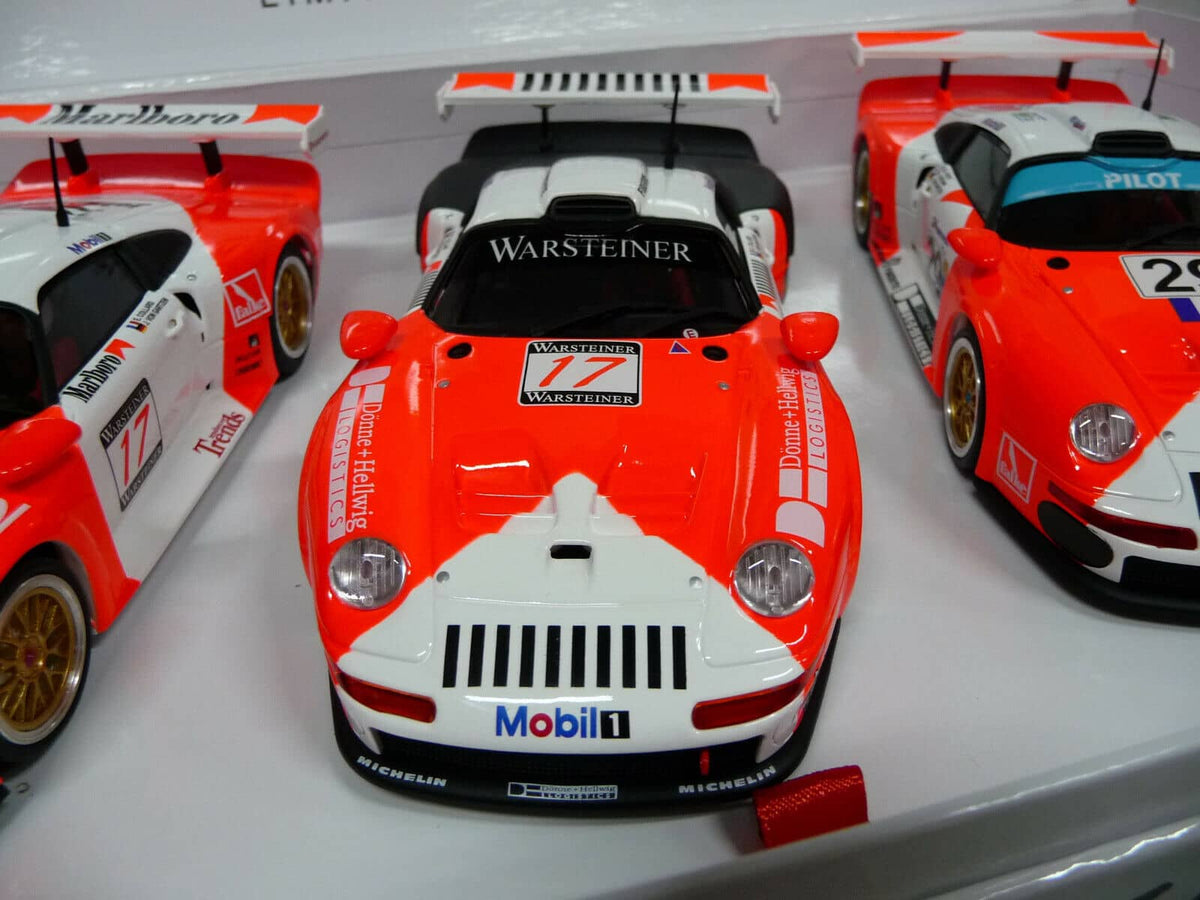 REVOSLOT - RS0092 PORSCHE 911 GT1 3 CAR PACK JB RACING SUIT SCALETRIC/CARRERA