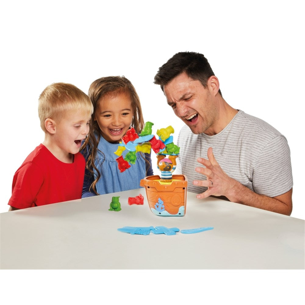 TOMY - Pile Up Pirates Game