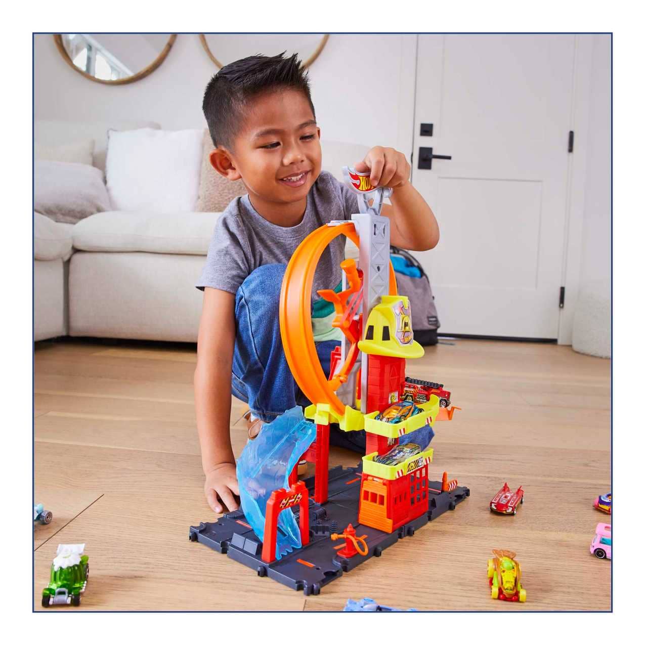 Hot Wheels - City Super Loop Fire Station