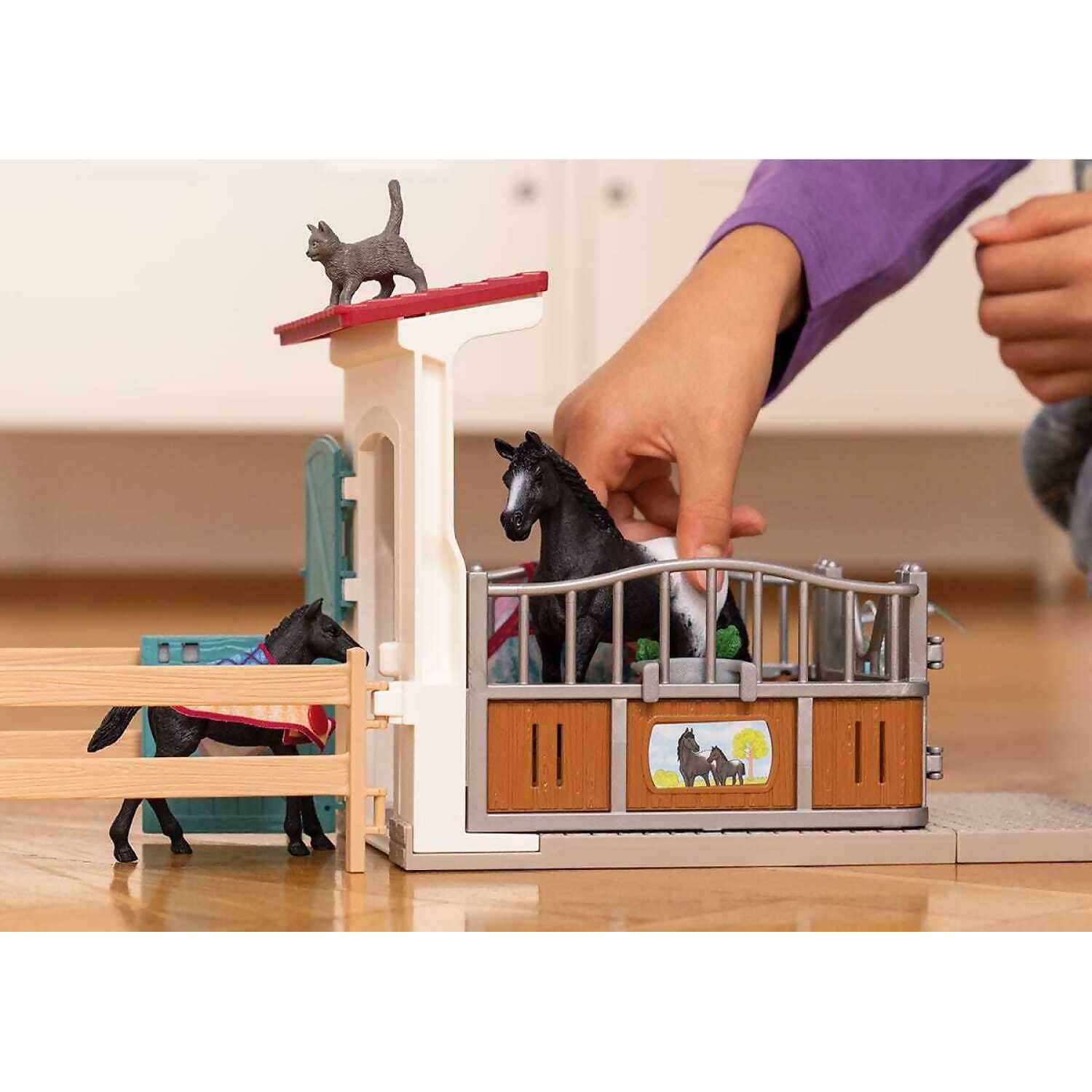 Schleich - Horse Box With Mare And Foal