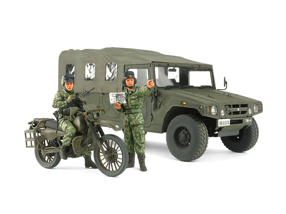 TAMIYA - 1:35 JGSDF RECONNAISSANCE MOTORCYCLE & HIGH MOBILITY VEHICLE SET LIMITED EDITION STATIC 25188 PLASTIC MODEL KIT