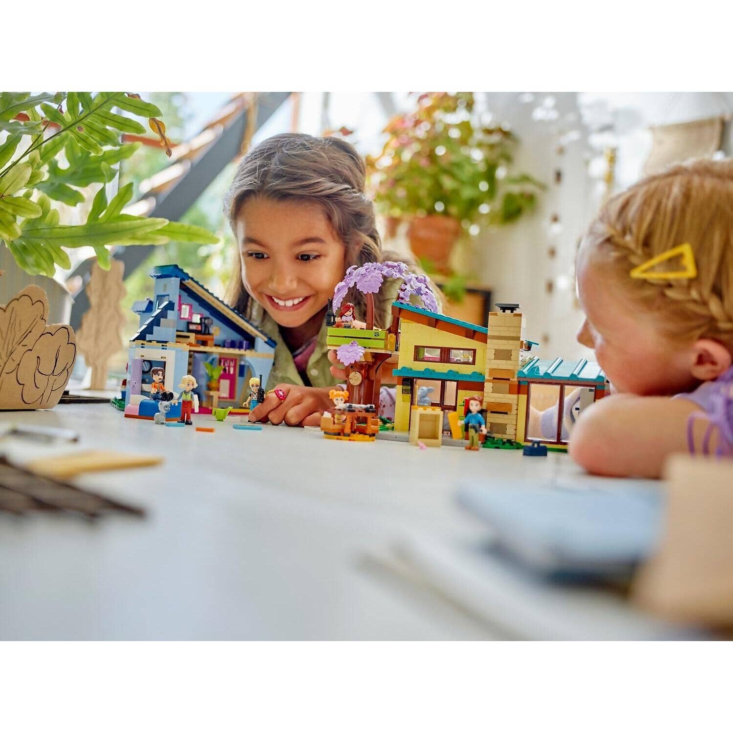 LEGO® 42620 Olly and Paisley's Family Houses - Friends