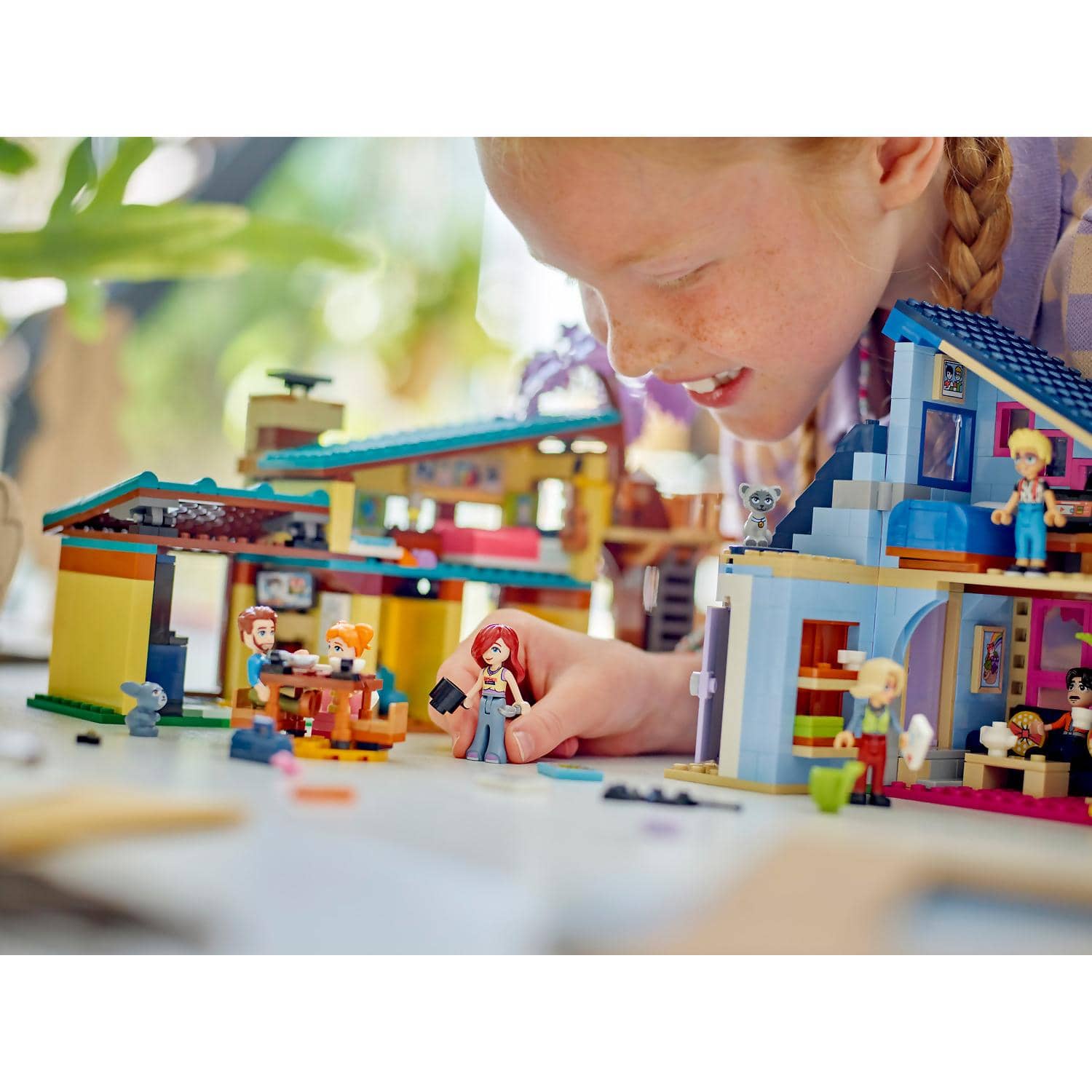 LEGO® 42620 Olly and Paisley's Family Houses - Friends