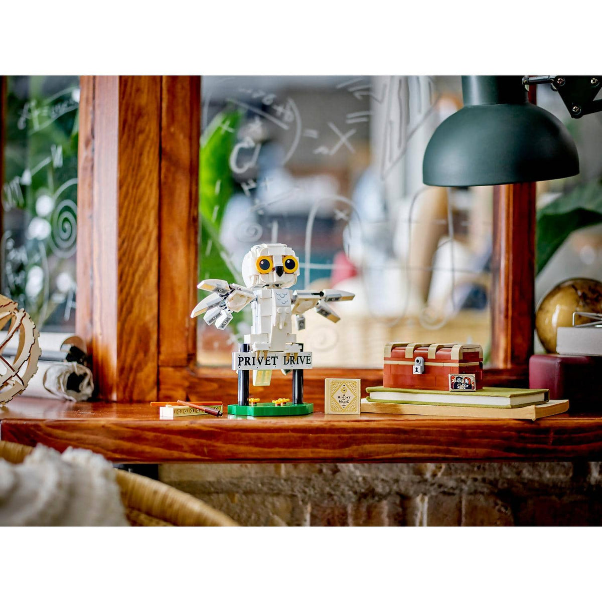 LEGO® 76425 Hedwig at 4 Privet Drive - Harry Potter™