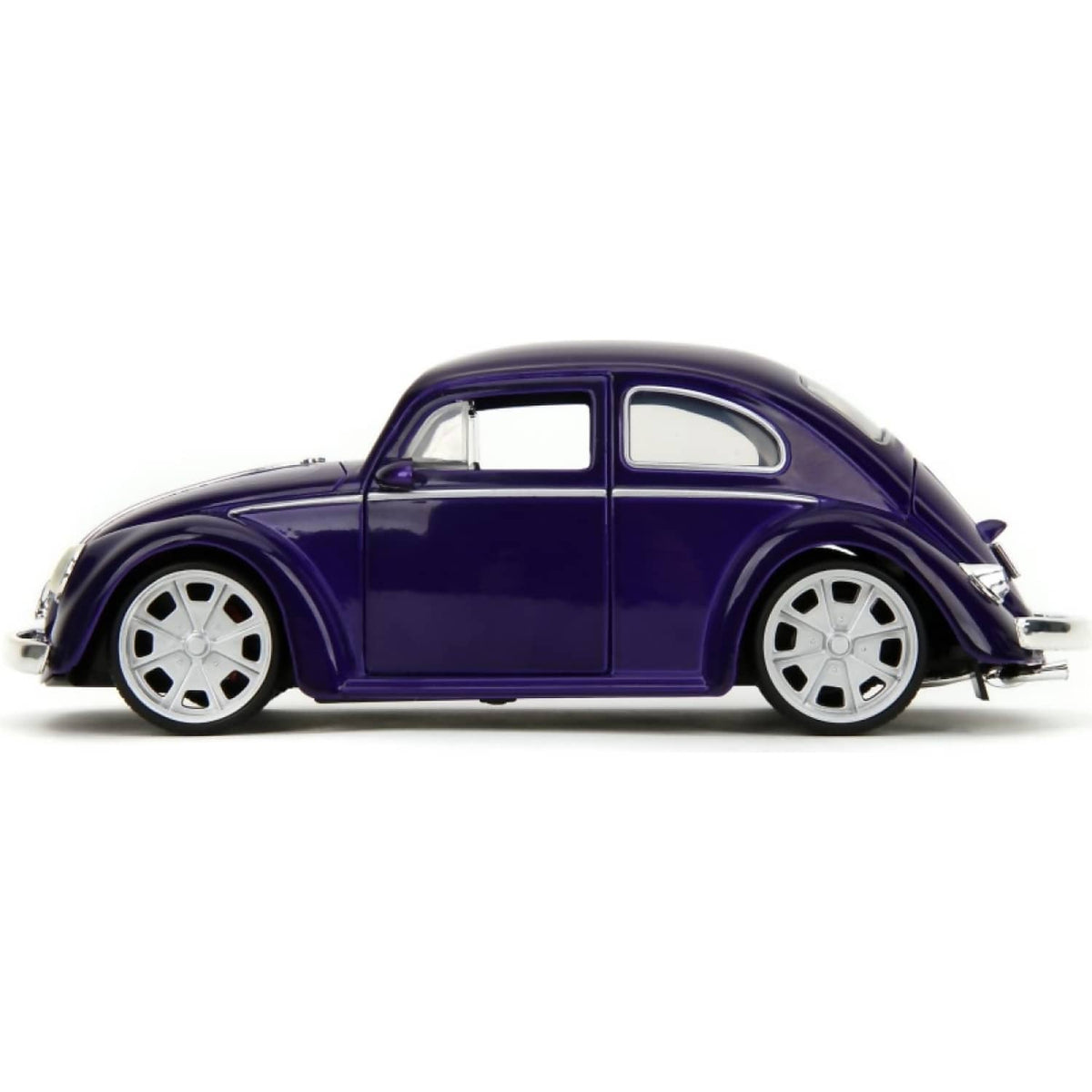 JADA TOYS - WEDNESDAY VW BEETLE WITH WEDNESDAY FIGURE 1:24 SCALE DIECAST VEHICLE FIGURE SET