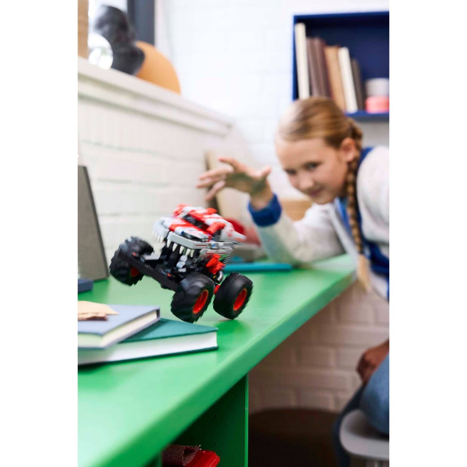 LEGO® 42200 Monster Jam ThunderROARus Pull-Back - Technic