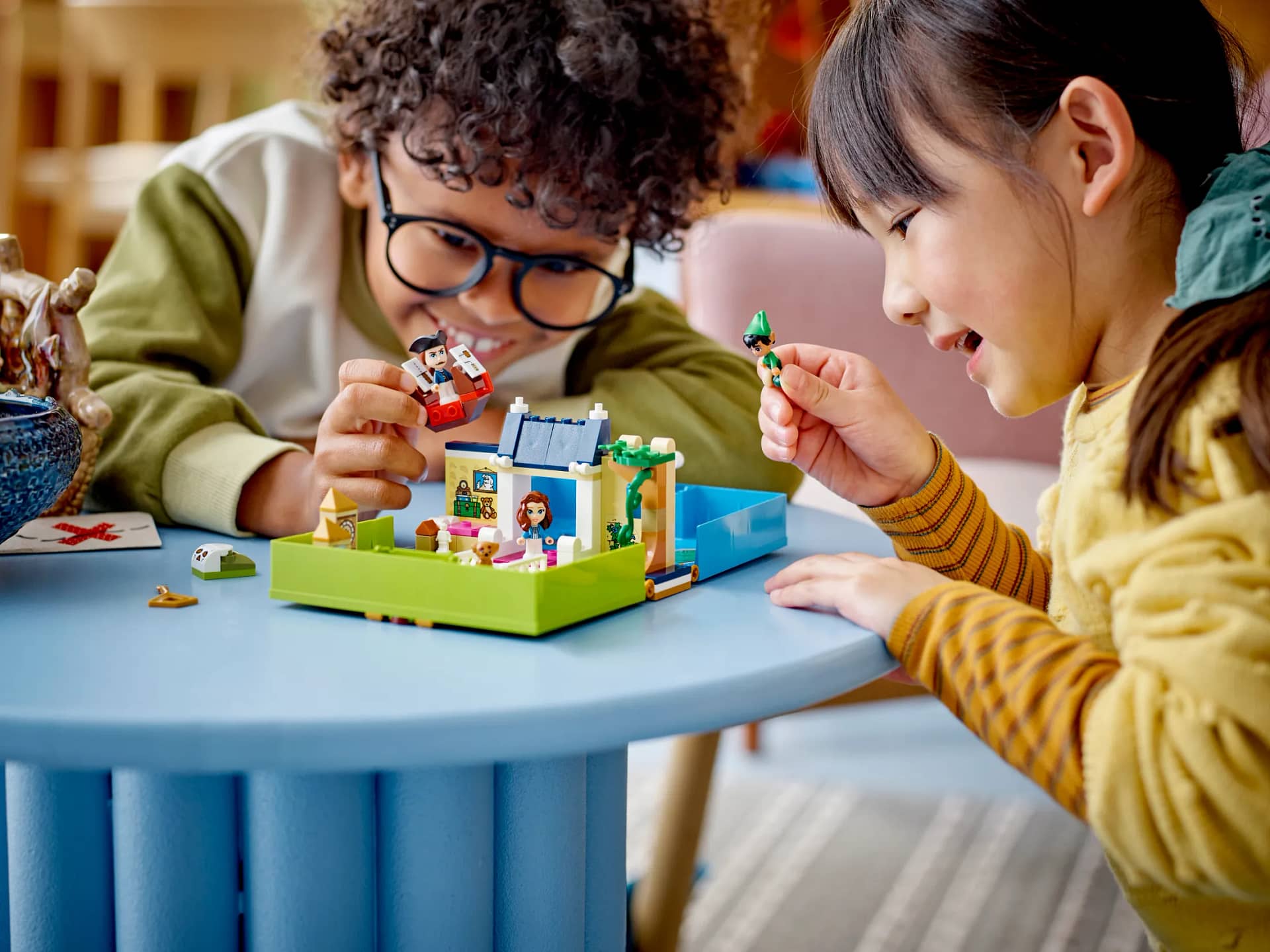 LEGO® 43220 Peter Pan & Wendy's Storybook Adventure - Disney