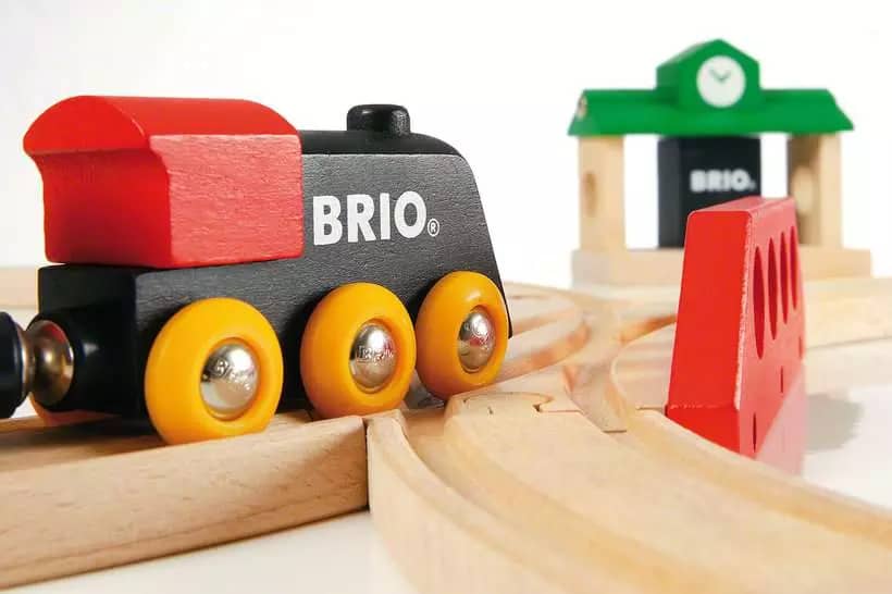 BRIO Classic - Wooden Figure 8 Set