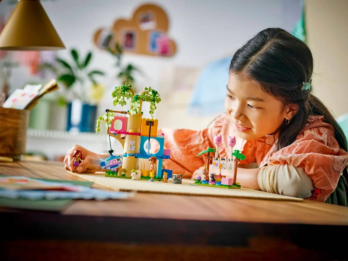 LEGO® 42666 Cat Birthday Party & Tree House - Friends