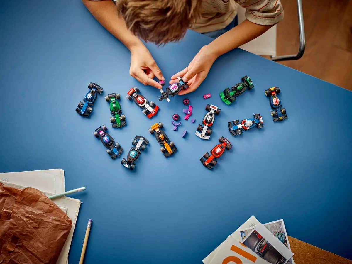 LEGO® 71049 F1 Collectible Race Cars - Minifigures