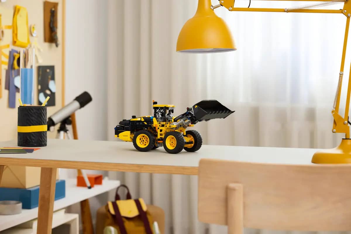 LEGO® 42209 Volvo L120 Electric Wheel Loader - Technic