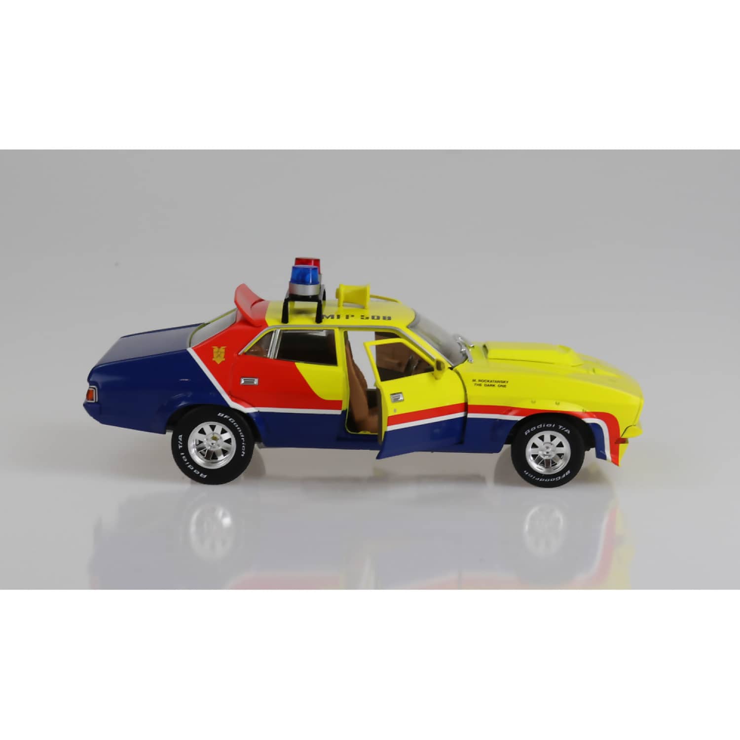 DDA COLLECTIBLES - 1:24 SCALE - XB FALCON MFP FIRST OF THE V8 INTERCEPTORS MOVIE - DIECAST MODEL