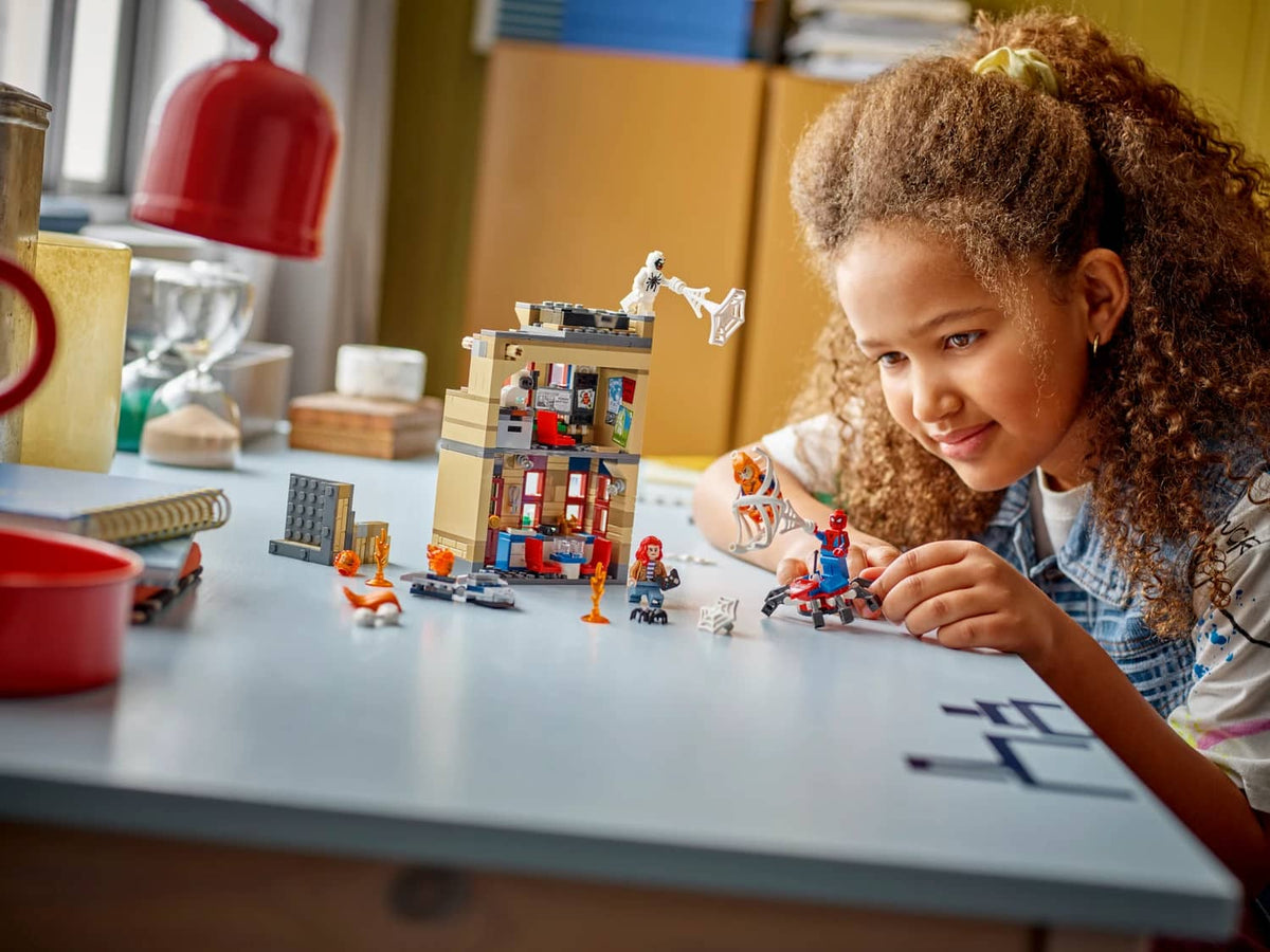 LEGO® 76317 Peter Parker s Apartment - Marvel Super Heroes