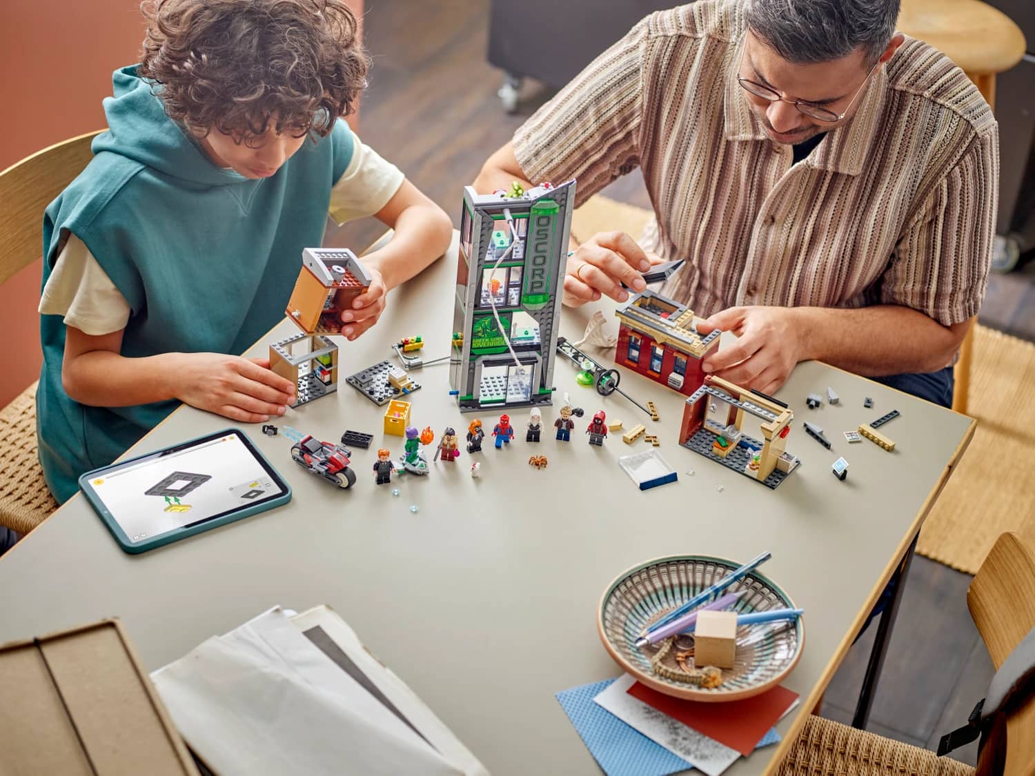 LEGO® 76324 Spider-Man vs. Oscorp - Marvel Super Heroes