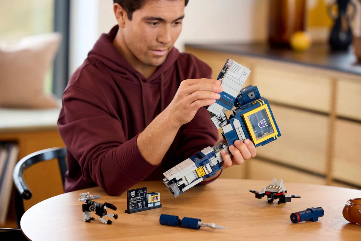 LEGO® 10358 Transformers: Soundwave - ICONS