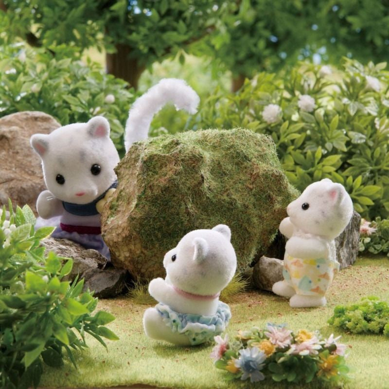 Sylvanian Families - Snow Leopard Family Playset