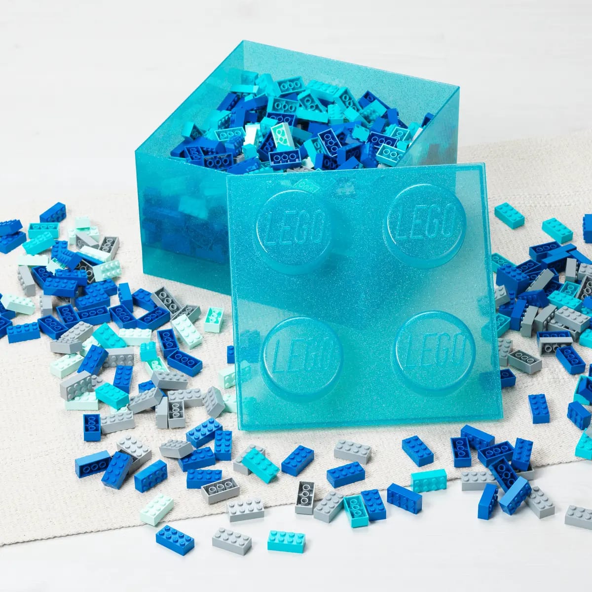 LEGO® Storage Brick 4 Studs Top Lid Translucent Glitter Light Blue - Room Copenhagen