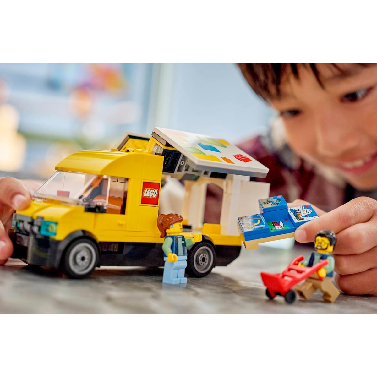 LEGO® 60500 The LEGO® Van - City