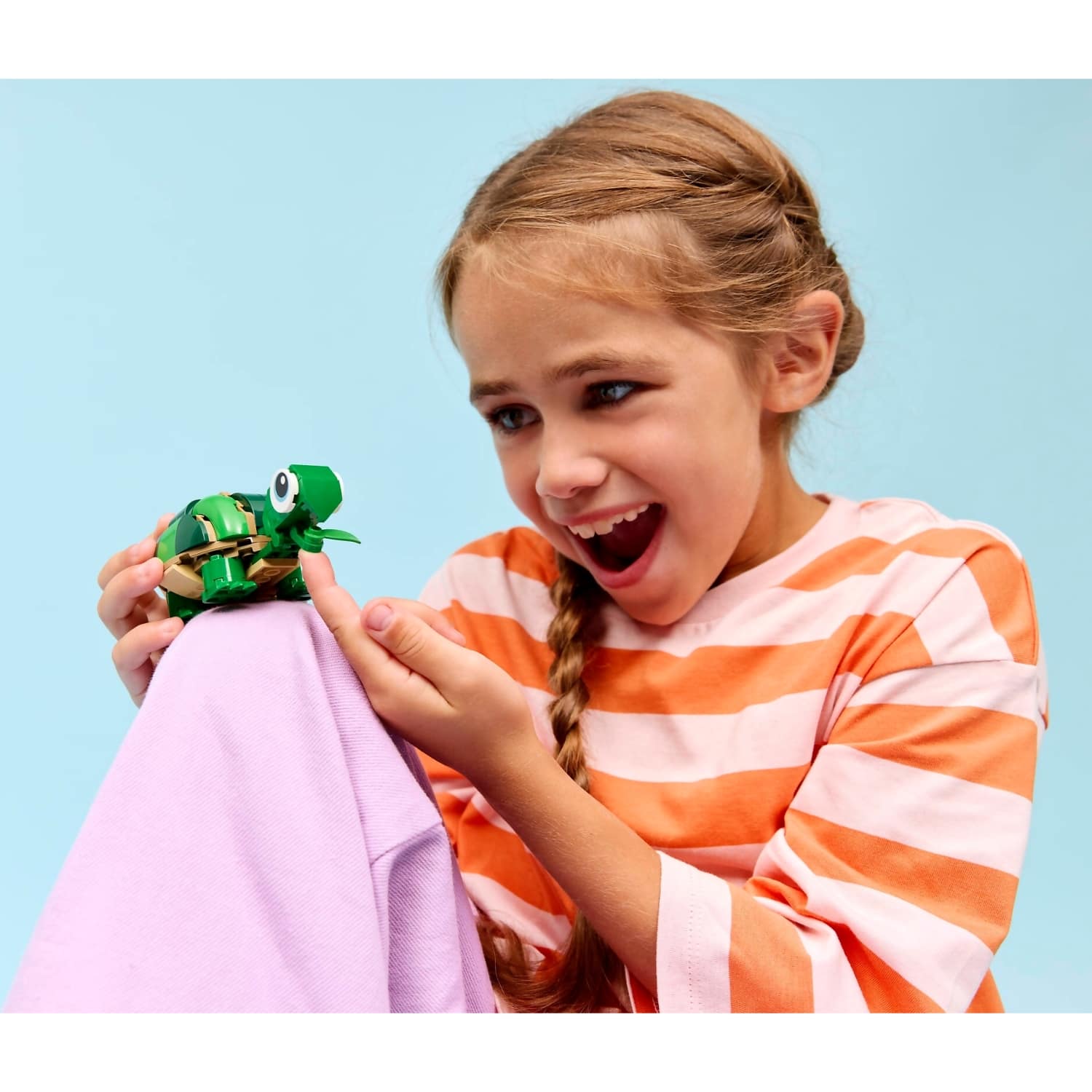 LEGO® 31377 Turtle with a Water Lily Flower - Creator 3-in-1