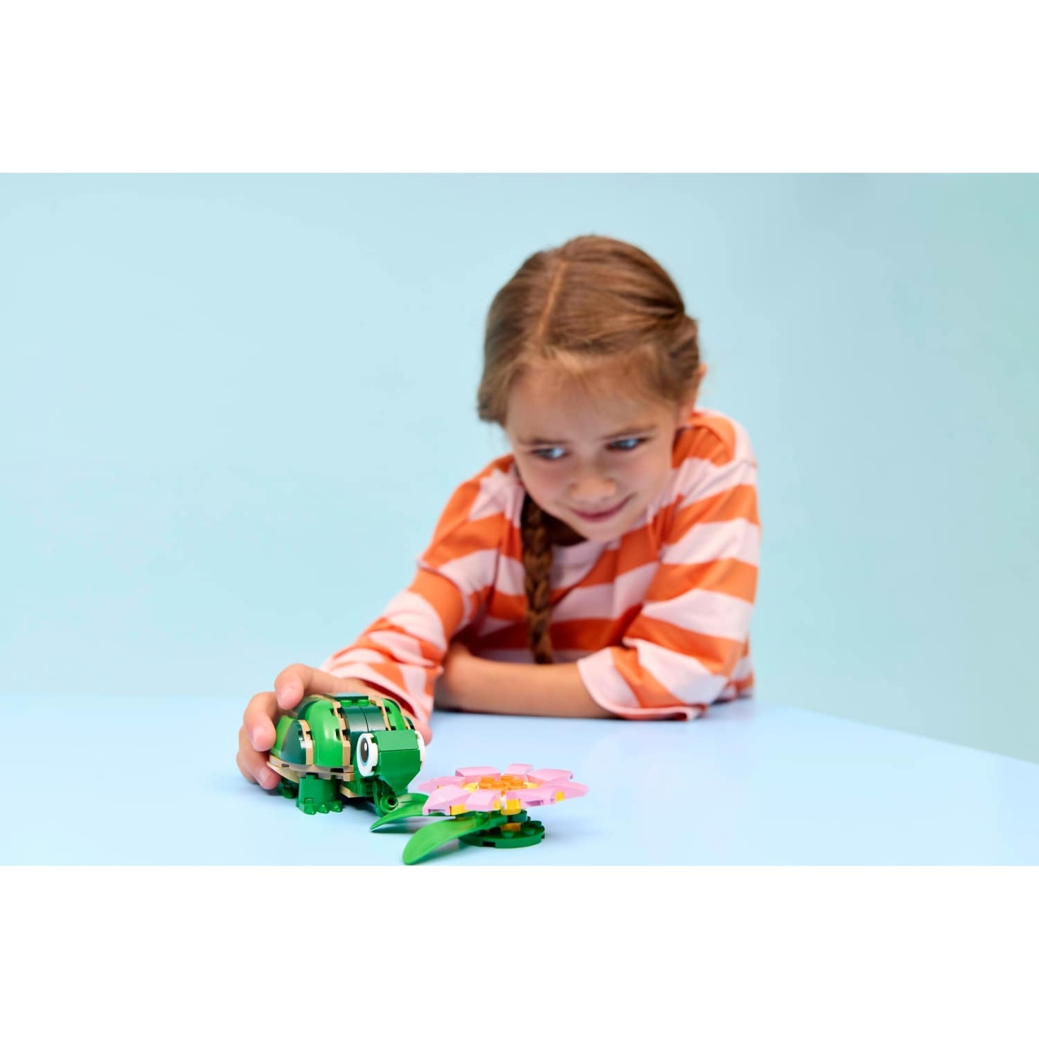 LEGO® 31377 Turtle with a Water Lily Flower - Creator 3-in-1