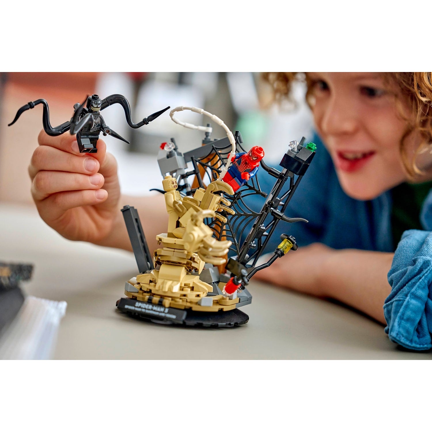 LEGO® 76334 Epic Battle: Spider-Man vs. Sandman - Marvel Super Heroes
